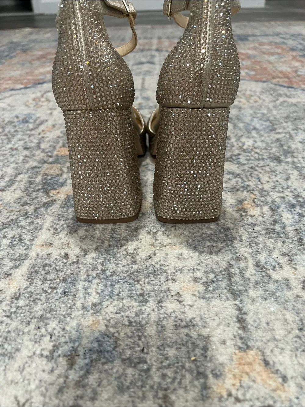Jessica Simpson Gold Platform Ankle-Strap Sandal - new no tags/ box flaw